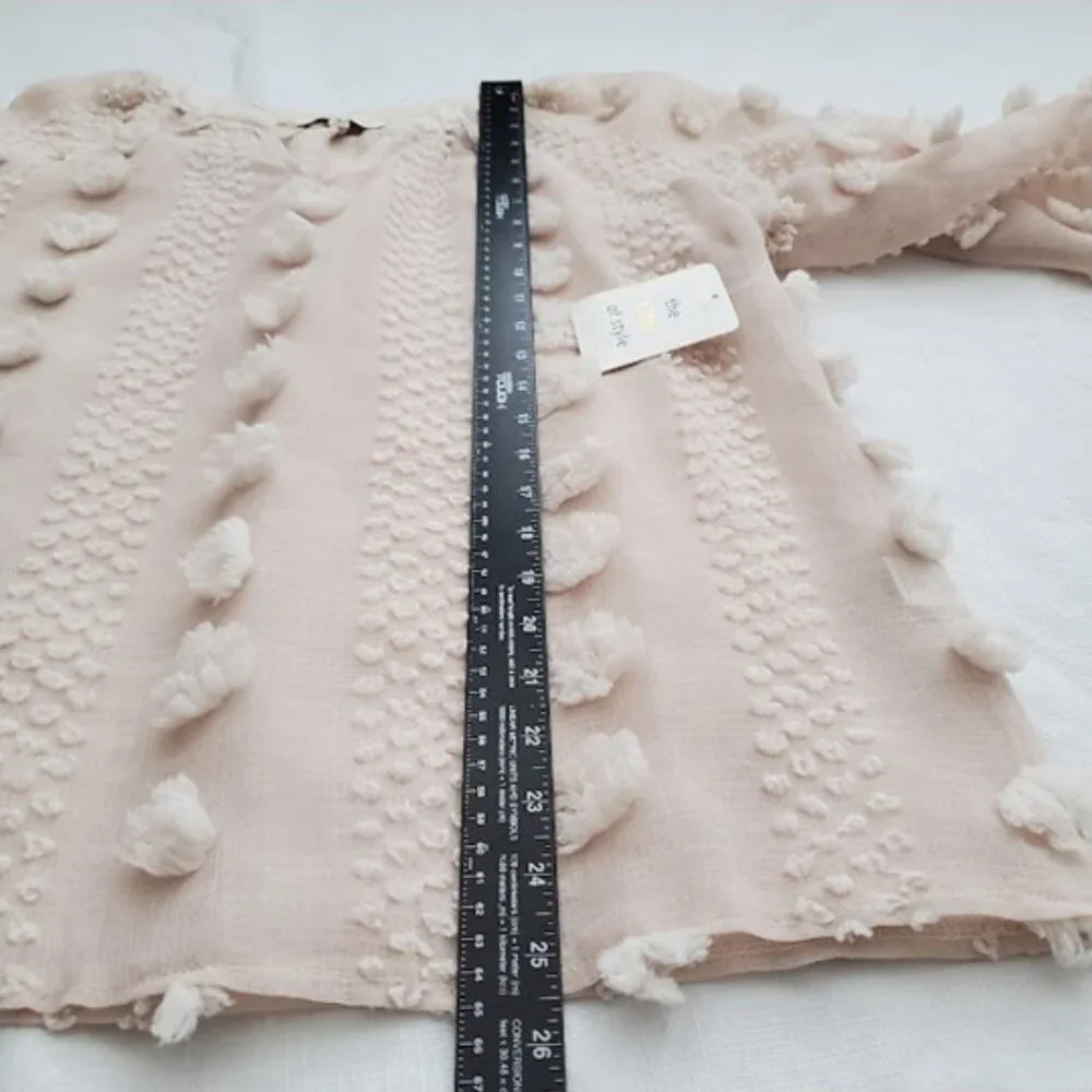 NWT The Line of Style Sheer V-Neck 3D Tufty Puff Sleeve Cream Top Flowy Size S
